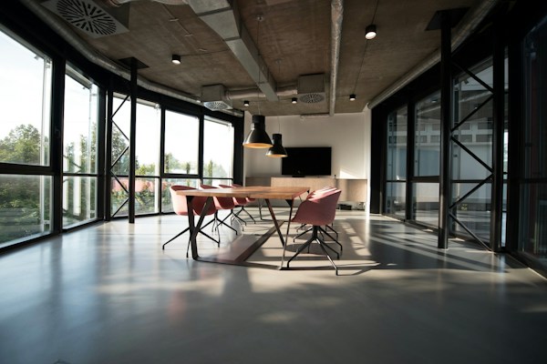 Oficina con muebles personalizados